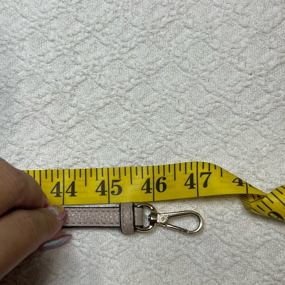 Light pink Michael Kors phone holding crossbody bag - Picture 14 of 16